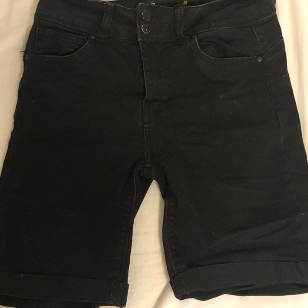 Women's Black Bermuda Shorts